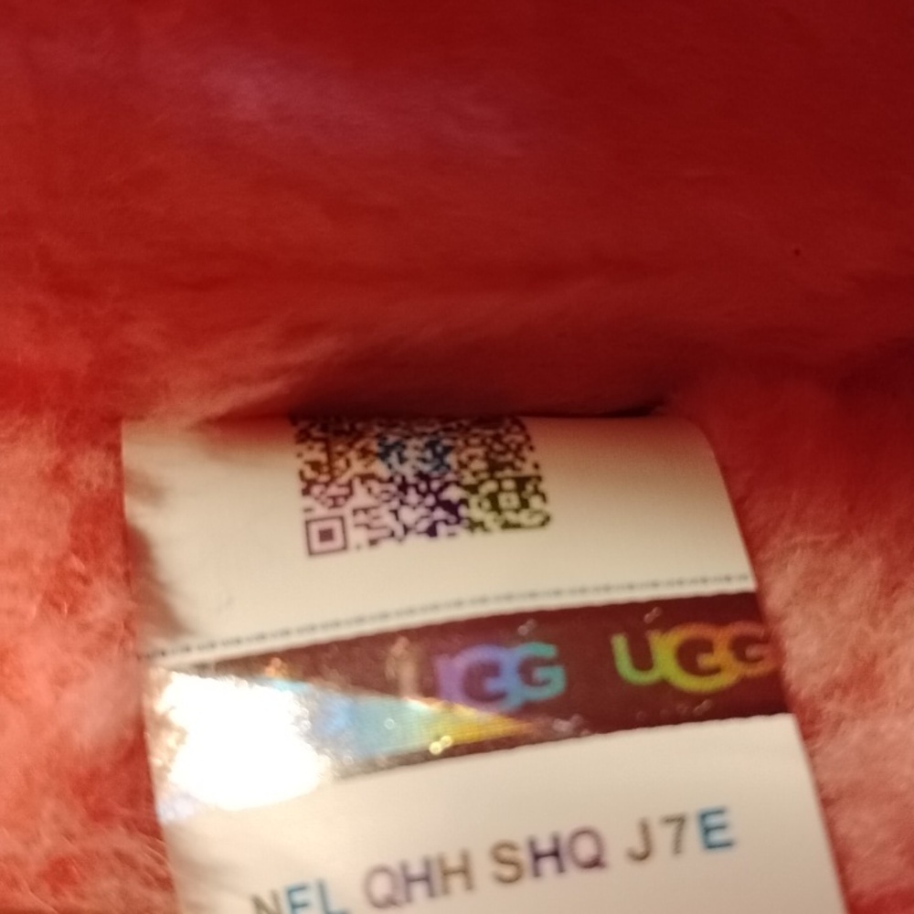 Ugg Taz Love 25" Slippers - Picture 14 of 14